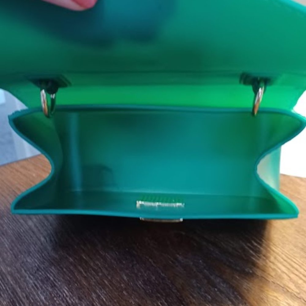 Kelly Green Rubber purse with Chain Strap, So Cute! - Picture 4 of 5